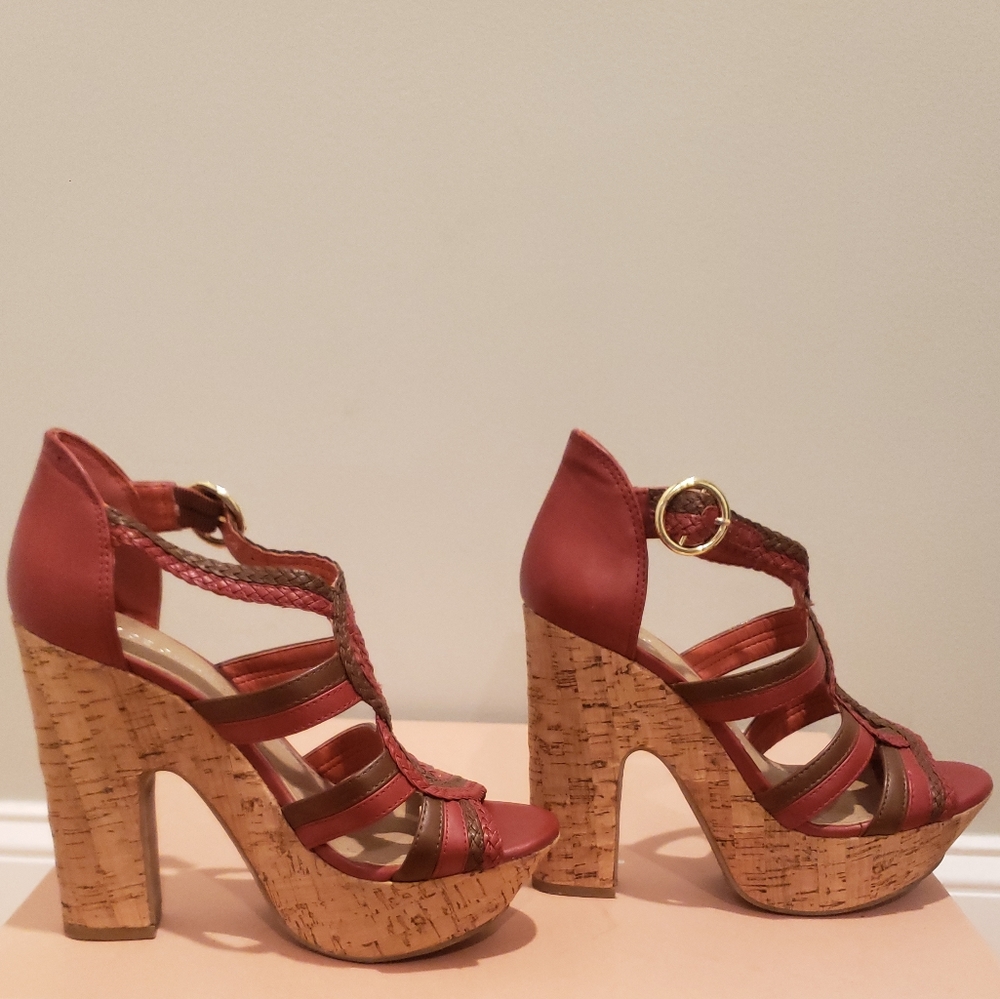 BCBGeneration Platform Cork Sandal - Size 7.5